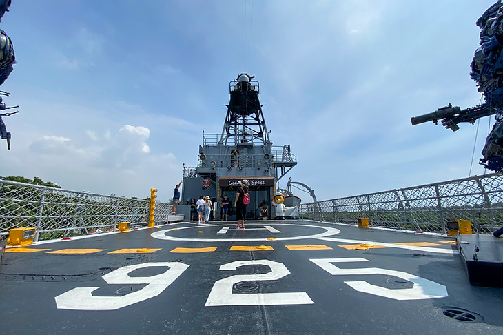 軍艦甲板處.jpg