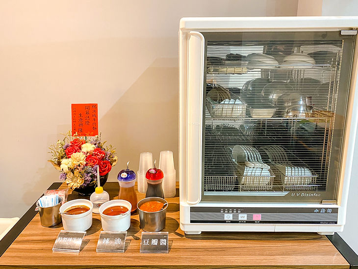 用餐環境/餐具與調味區.jpg